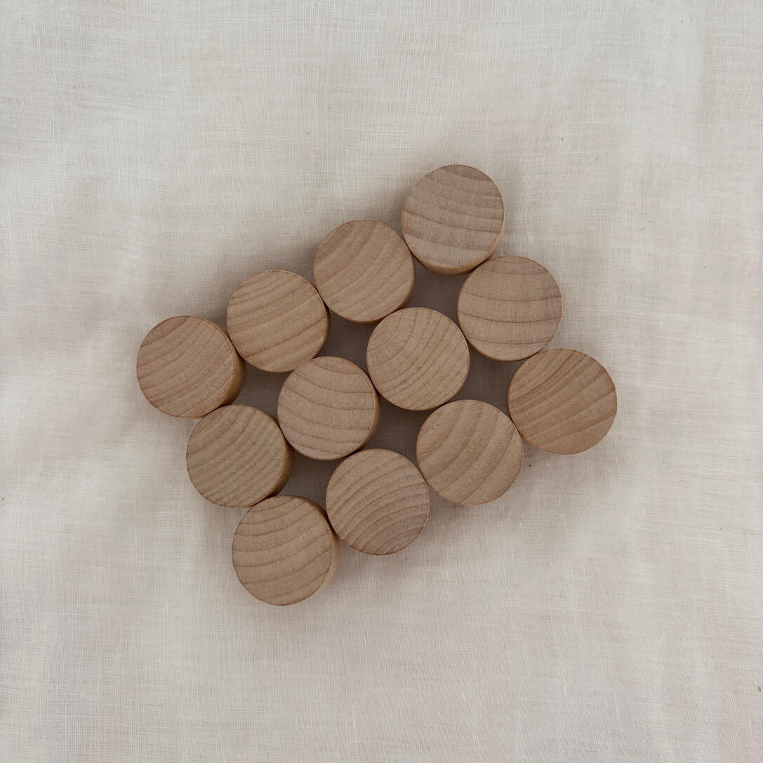 Set of 12 Oak Knobs