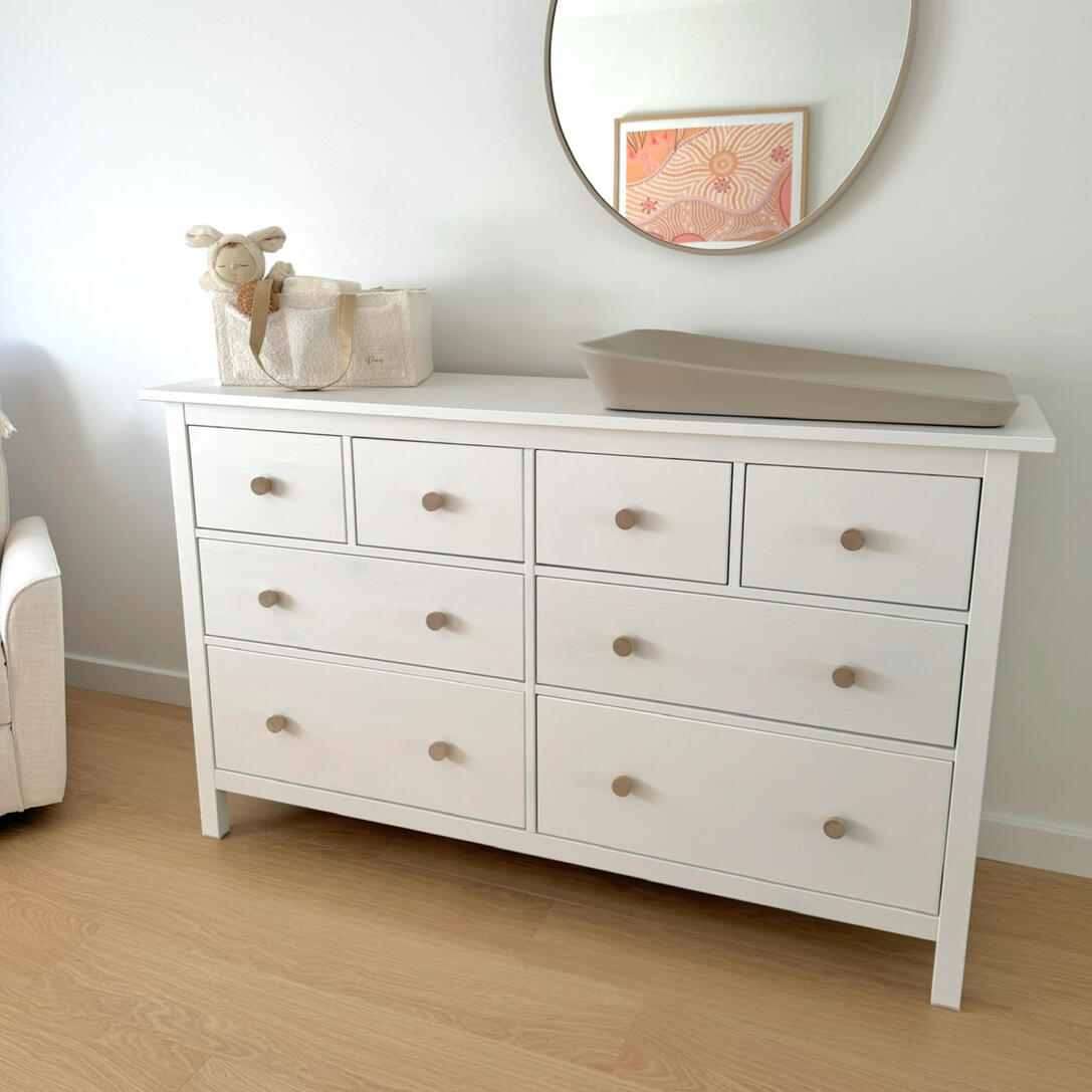 We stock wooden oak knobs for the IKEA Hemnes and Gullaberg dresser